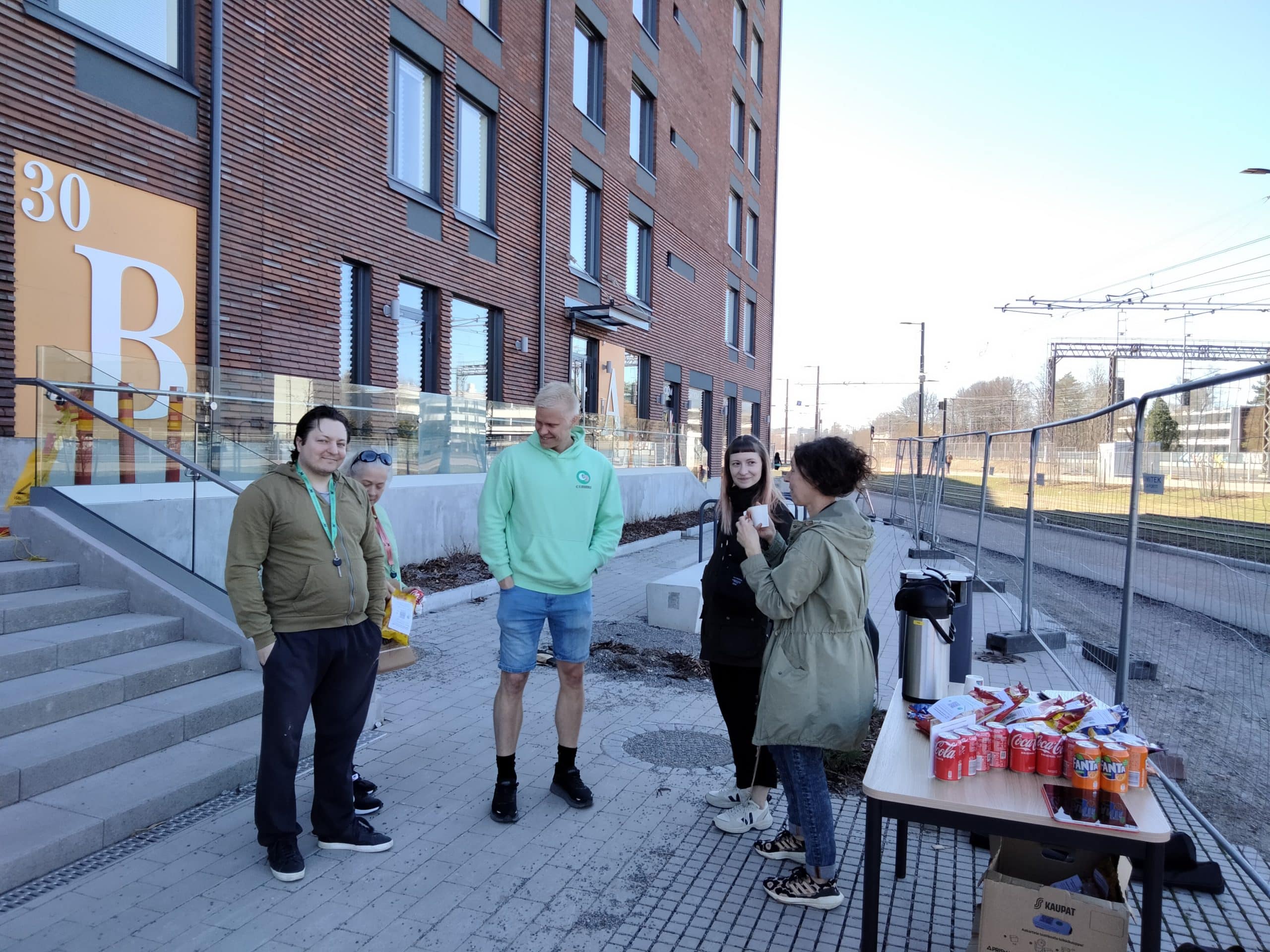 KotiCommu mahdollistaa naapureiden auttamisen ja tuo yhteisöllisyyttä