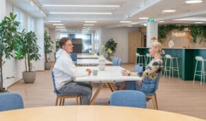 Y-Säätiön toimitilat Pasilassa tarjoavat modernit ja viihtyisät tilat työskentelyyn.